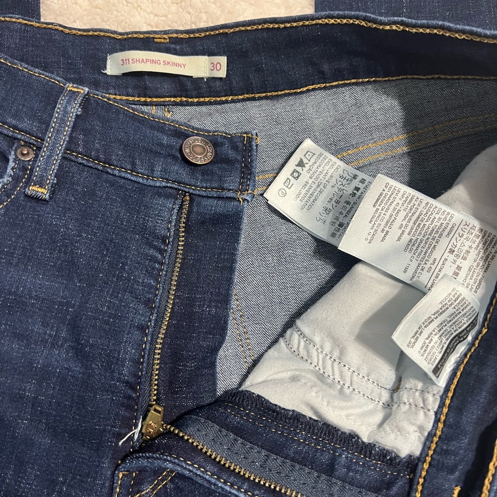 Levi's Indigo 311 Shaping Skinny Jeans Womens size 30 - Picture 3 of 5